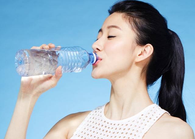 多 喝 水 对 皮 肤 的 好 处 饭 前 喝 水 好 处 多 多 喝 水 喝 水 的 好 处 - www.aian1w